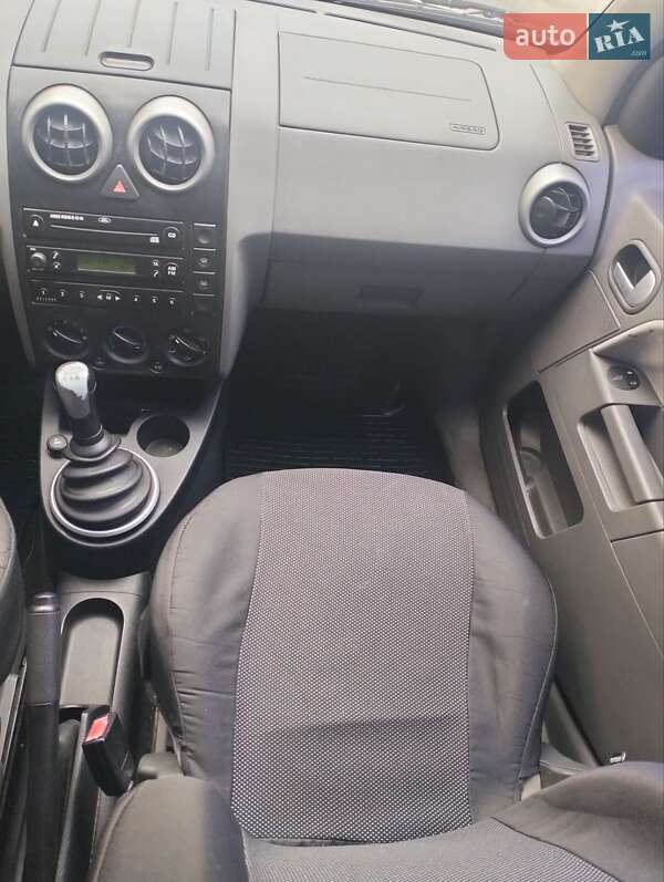 Хэтчбек Ford Fusion 2003 в Виннице