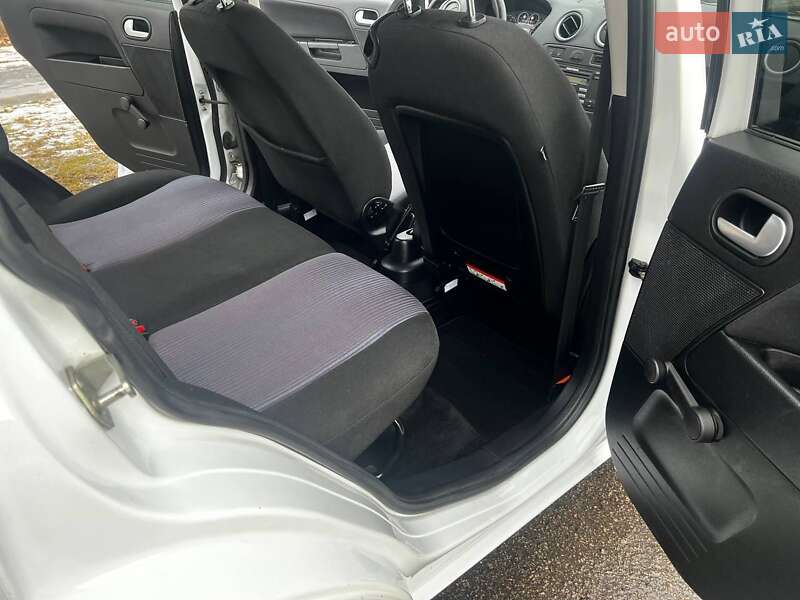 Хэтчбек Ford Fusion 2011 в Кременчуге фото 29 Хэтчбек Ford Fusion 2011 в Кременчуге