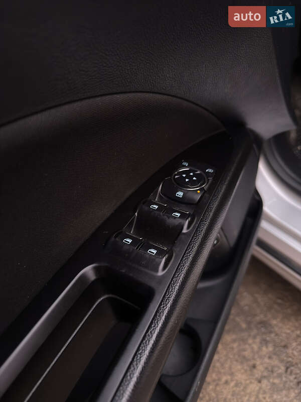 Седан Ford Fusion 2017 в Дубно