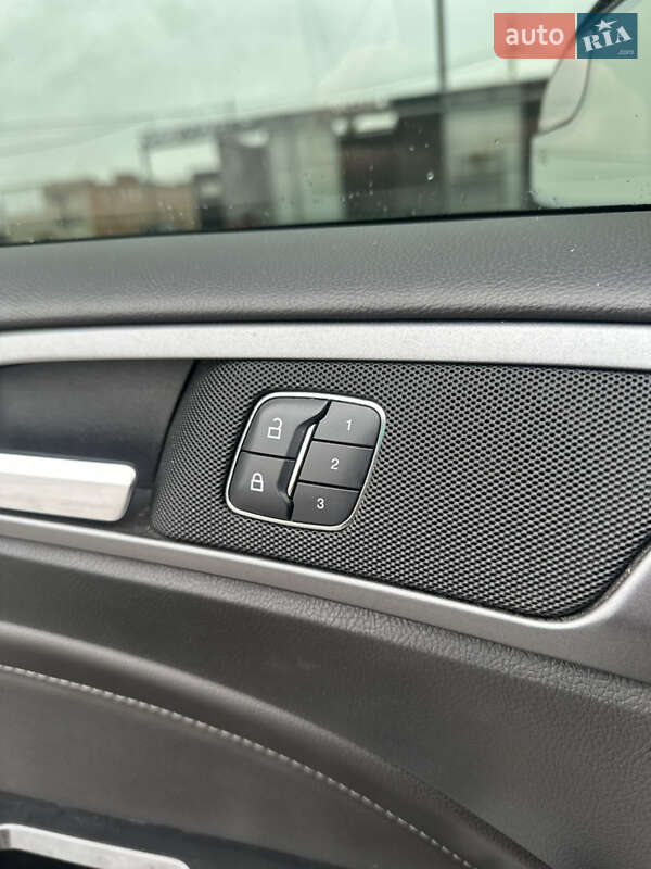 Седан Ford Fusion 2016 в Сумах