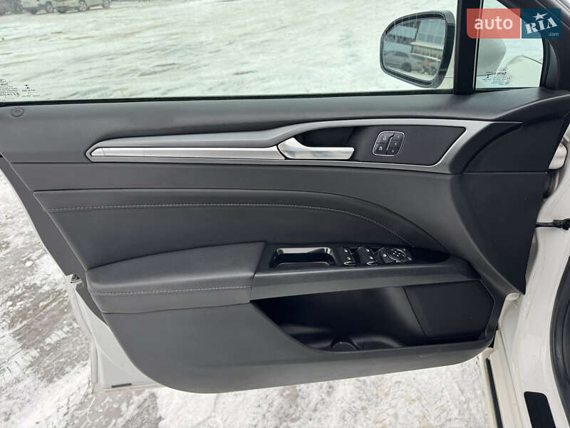 Седан Ford Fusion 2015 в Киеве