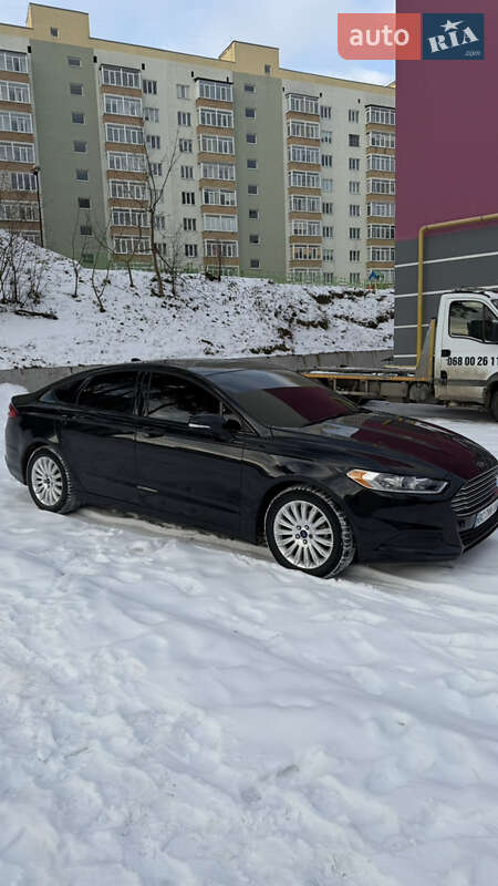 Седан Ford Fusion 2015 в Львові