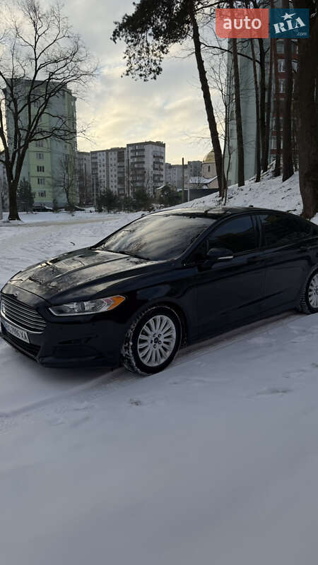 Седан Ford Fusion 2015 в Львові