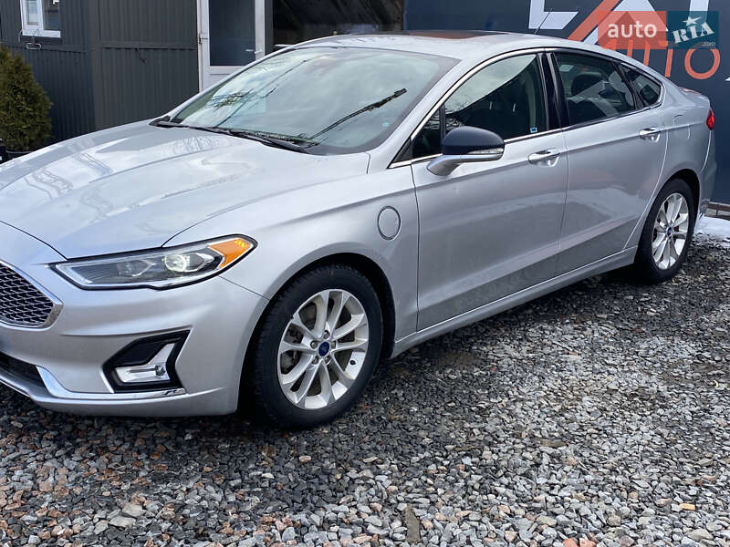 Седан Ford Fusion 2019 в Львове
