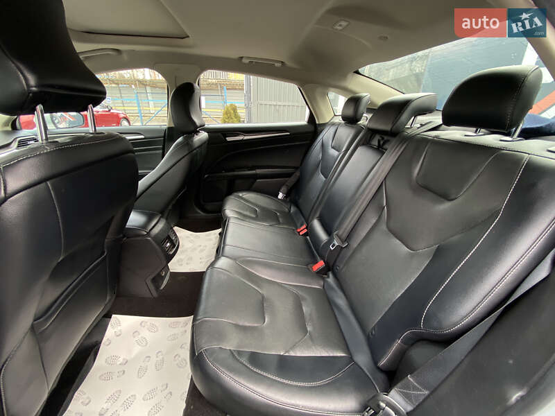 Седан Ford Fusion 2019 в Львове