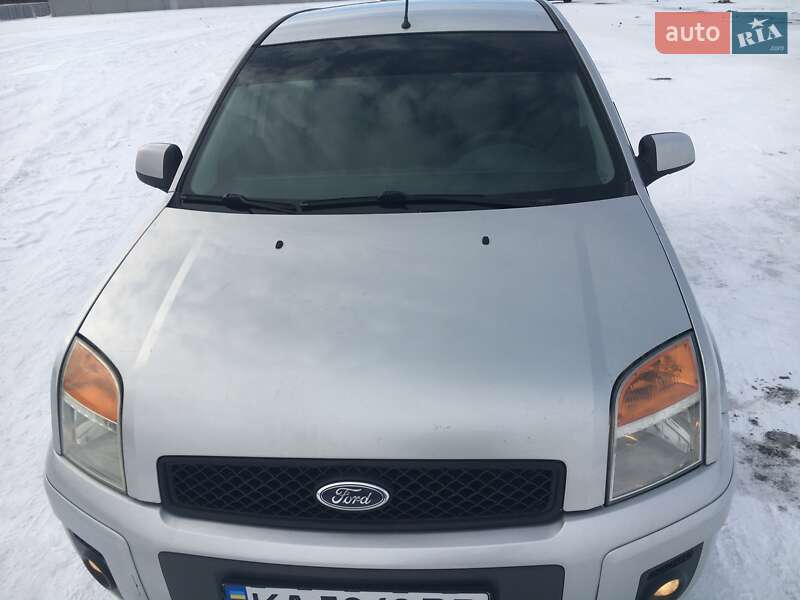 Хетчбек Ford Fusion 2010 в Києві