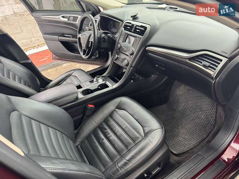 Седан Ford Fusion 2016 в Ровно