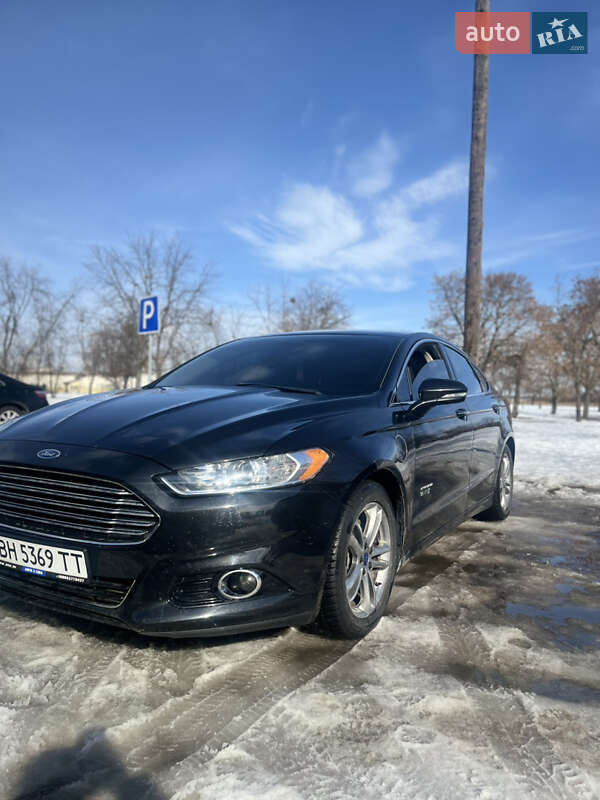 Седан Ford Fusion 2015 в Тиврову