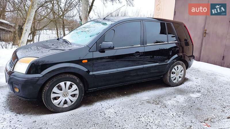 Хетчбек Ford Fusion 2009 в Дубні