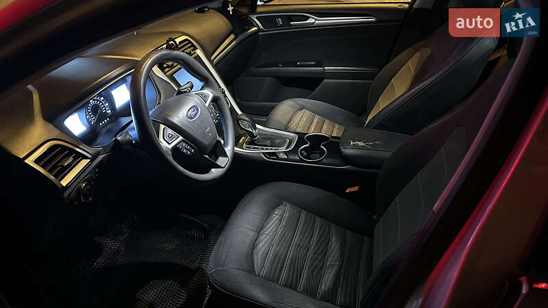 Седан Ford Fusion 2015 в Измаиле