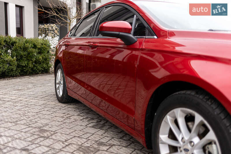 Седан Ford Fusion 2020 в Стрые