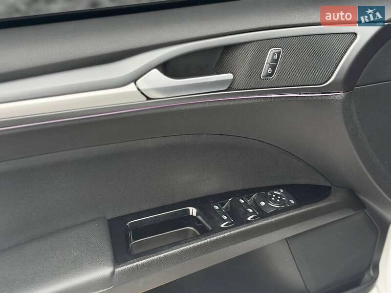 Седан Ford Fusion 2015 в Киеве