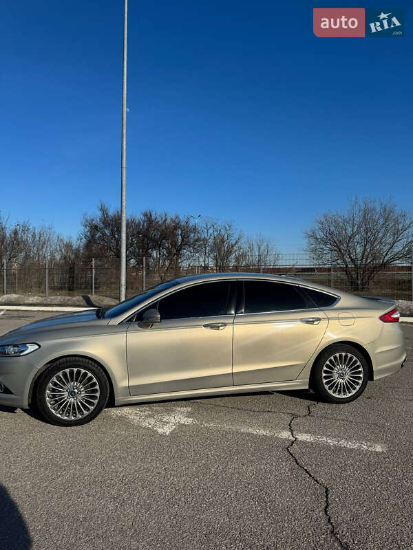 Седан Ford Fusion 2015 в Дніпрі