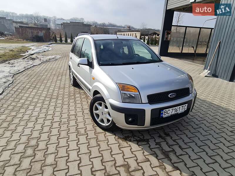 Хэтчбек Ford Fusion 2008 в Новом Роздоле