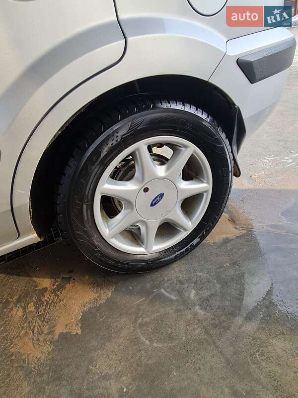 Хэтчбек Ford Fusion 2008 в Новом Роздоле