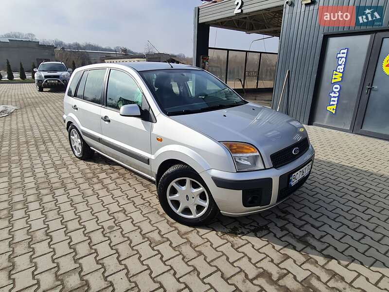 Хэтчбек Ford Fusion 2008 в Новом Роздоле