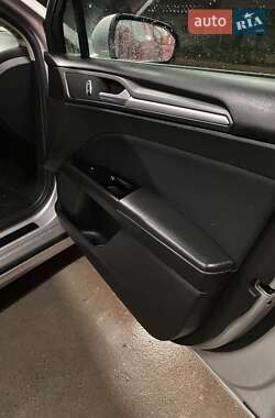 Седан Ford Fusion 2015 в Ободовке