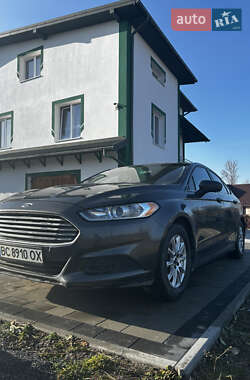 Седан Ford Fusion 2015 в Дрогобыче