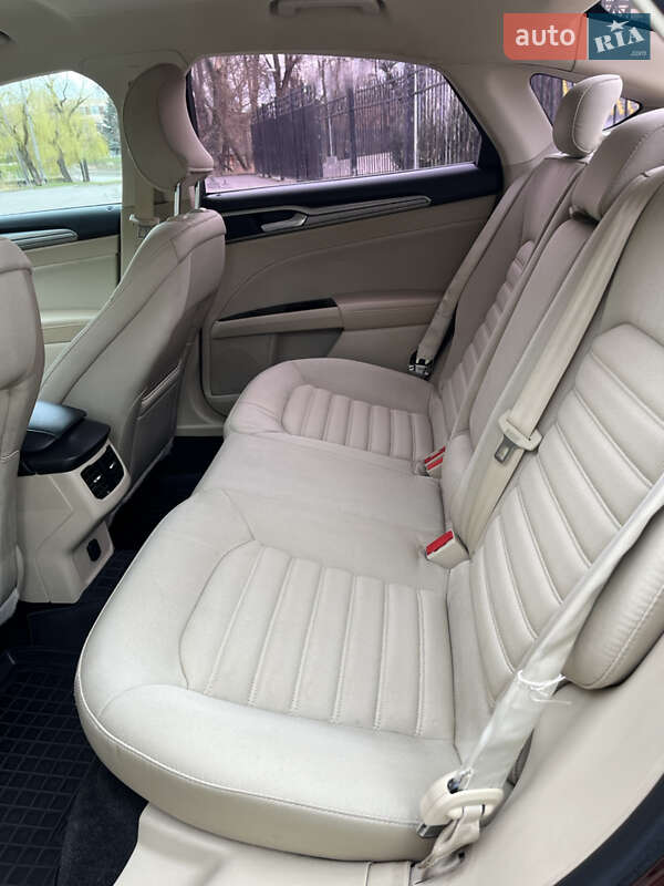 Седан Ford Fusion 2015 в Дніпрі