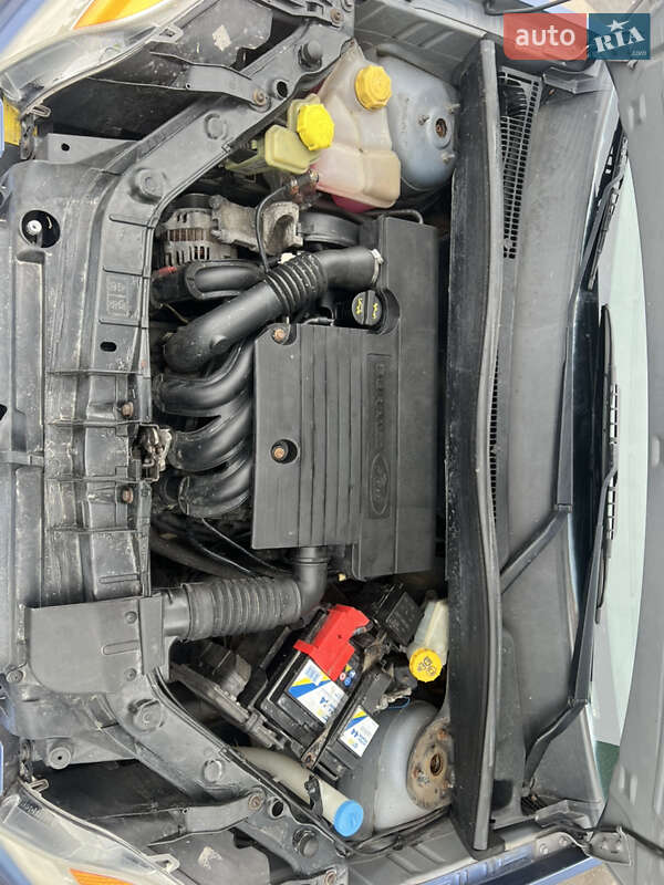 Хэтчбек Ford Fusion 2006 в Шостке