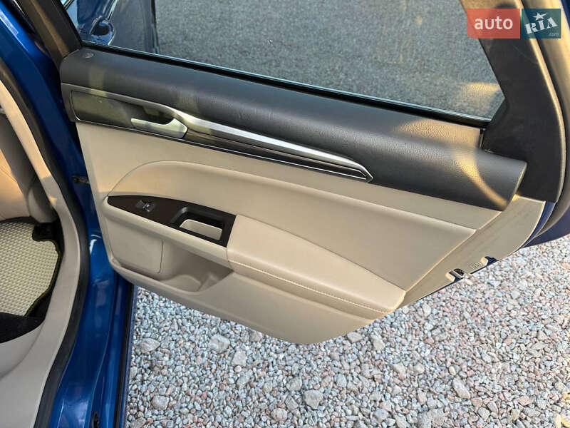 Седан Ford Fusion 2016 в Стрые