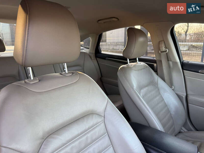 Седан Ford Fusion 2016 в Стрые