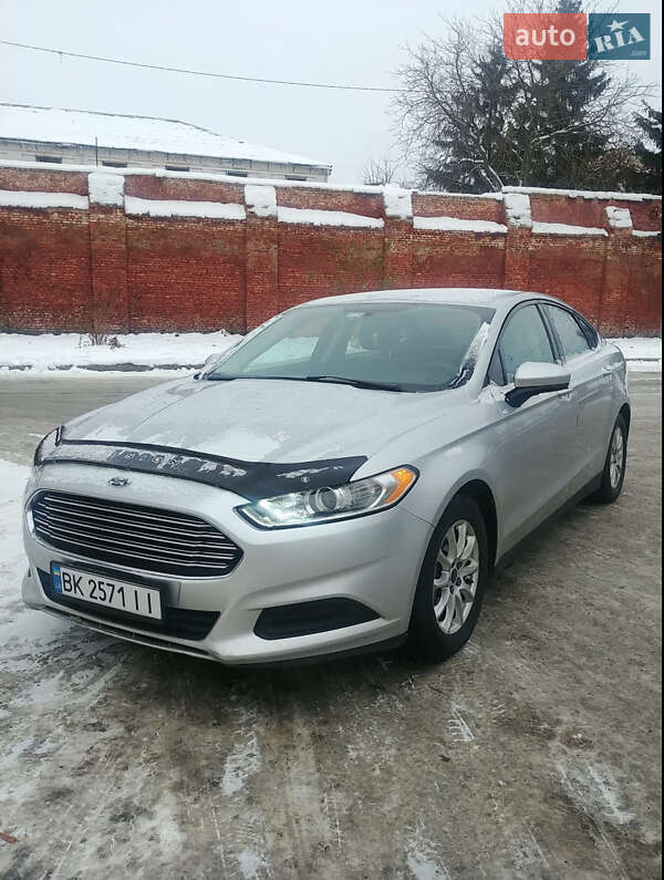 Седан Ford Fusion 2016 в Ровно