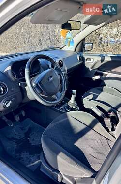 Хэтчбек Ford Fusion 2005 в Белой Церкви