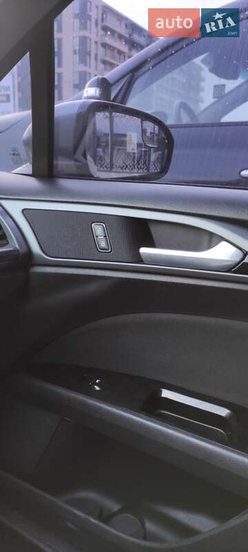 Седан Ford Fusion 2012 в Ужгороде