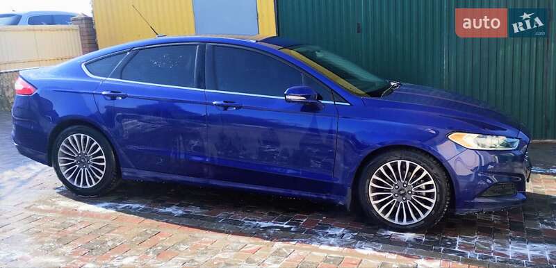 Седан Ford Fusion 2015 в Волочиську