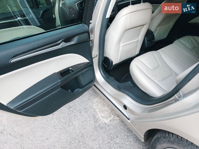 Седан Ford Fusion 2016 в Дніпрі
