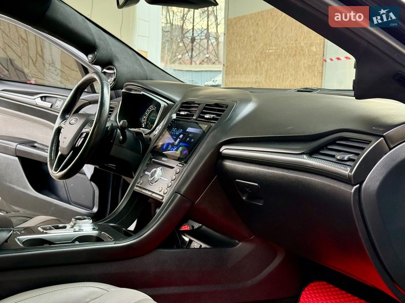 Седан Ford Fusion 2016 в Дніпрі