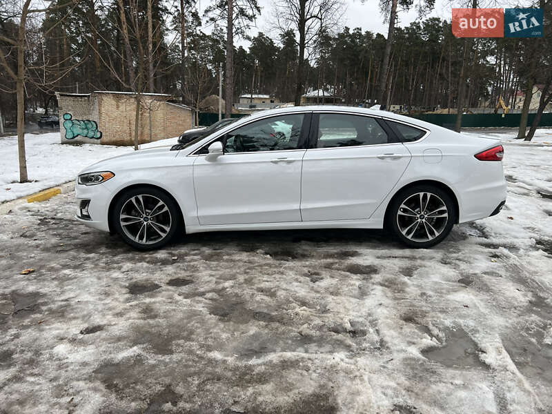 Седан Ford Fusion 2019 в Гостомеле