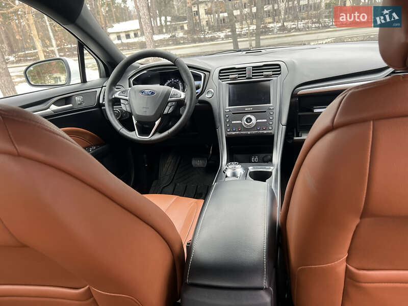 Седан Ford Fusion 2019 в Гостомеле