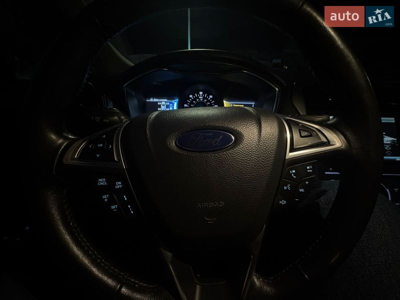 Седан Ford Fusion 2015 в Шостке