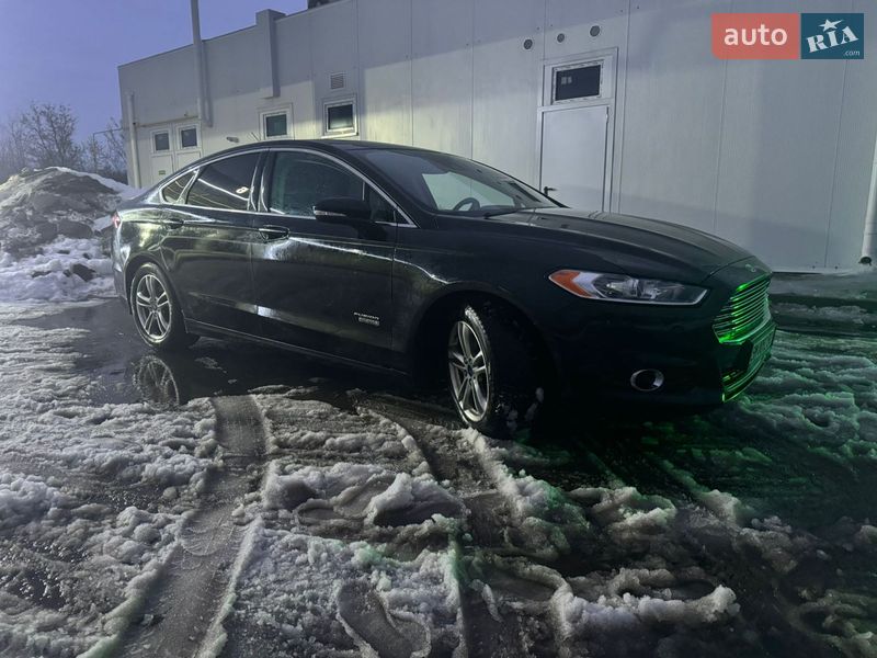 Седан Ford Fusion 2015 в Шостке