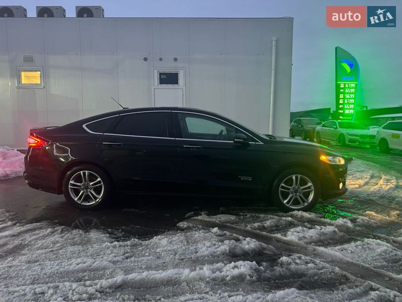 Седан Ford Fusion 2015 в Шостке