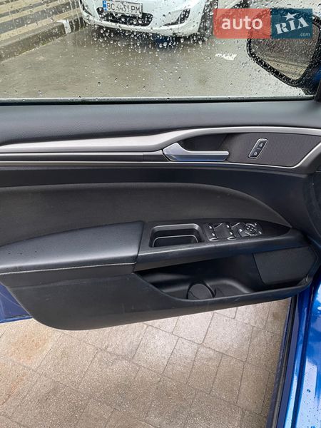 Седан Ford Fusion 2017 в Львове