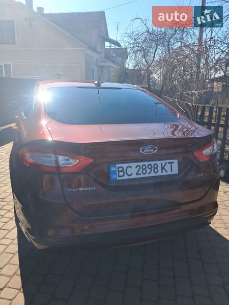 Седан Ford Fusion 2016 в Жовкве
