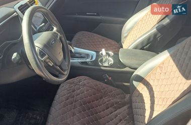 Седан Ford Fusion 2016 в Жовкве