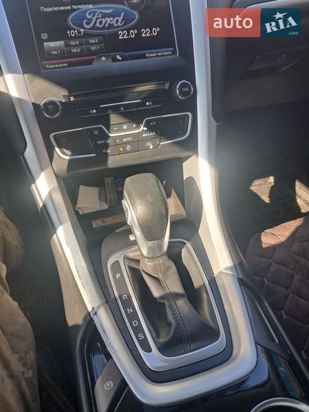 Седан Ford Fusion 2016 в Жовкве