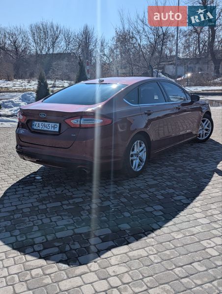 Седан Ford Fusion 2013 в Староконстантинове