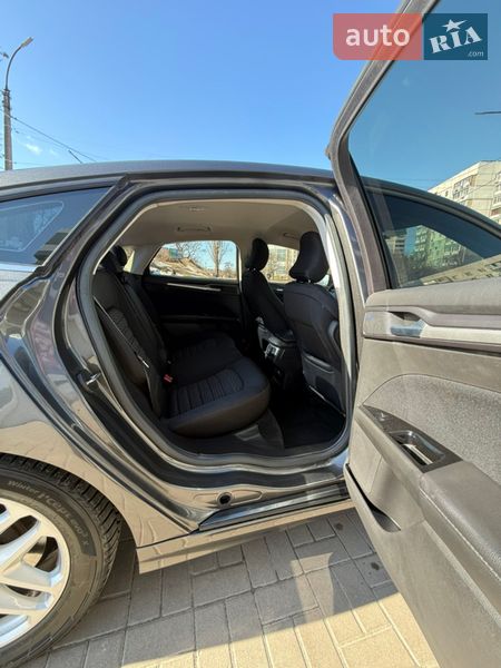 Седан Ford Fusion 2015 в Черкасах