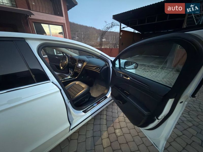 Седан Ford Fusion 2017 в Сторожинці