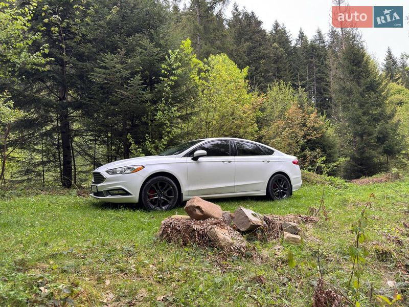 Седан Ford Fusion 2017 в Сторожинці