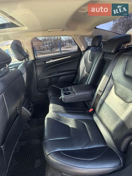 Седан Ford Fusion 2016 в Львові