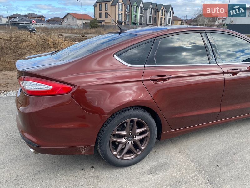 Седан Ford Fusion 2016 в Софіївській Борщагівці