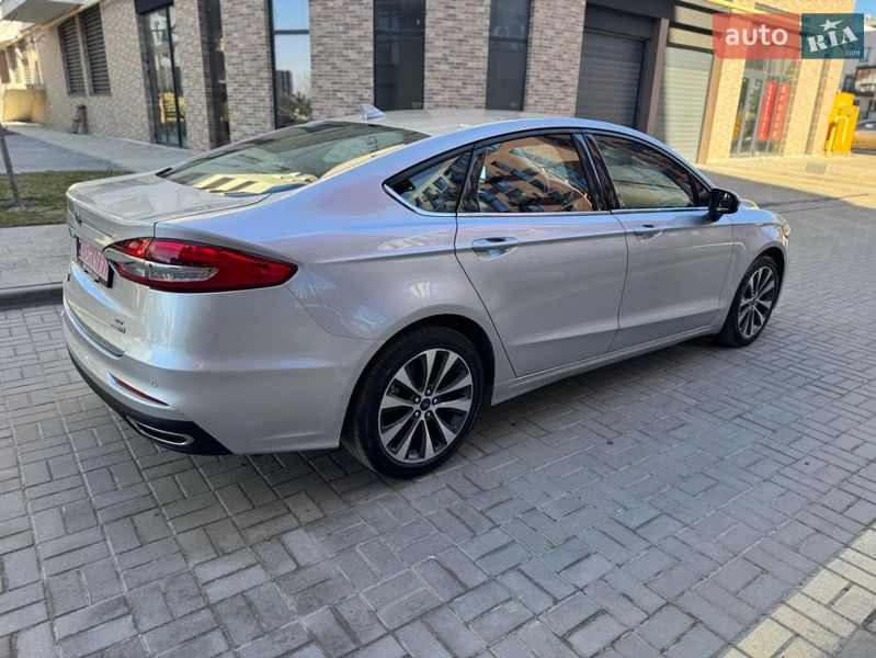Седан Ford Fusion 2019 в Львове