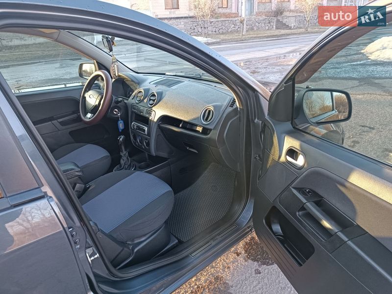 Хэтчбек Ford Fusion 2010 в Лубнах