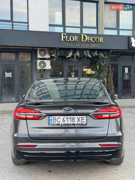 Седан Ford Fusion 2019 в Львове